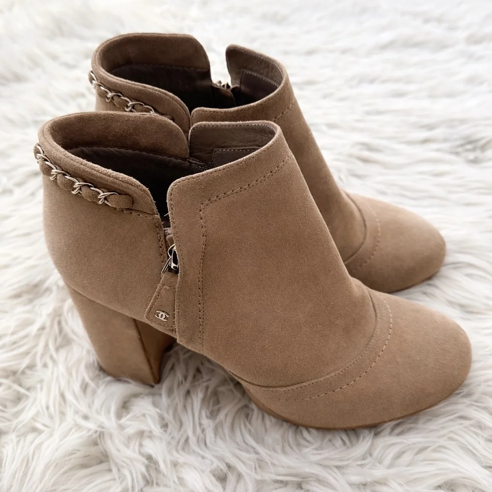 CHANEL Suede Chain Ankle Boots CC Logo Block Heel Booties Size 39